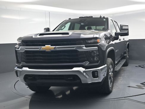 Used 2024 Chevrolet Silverado 2500 LT w/ All Star Edition AWD/4WD image 11