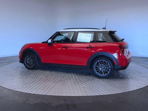 Used 2026 MINI Cooper 4-Door Hardtop FWD image 6