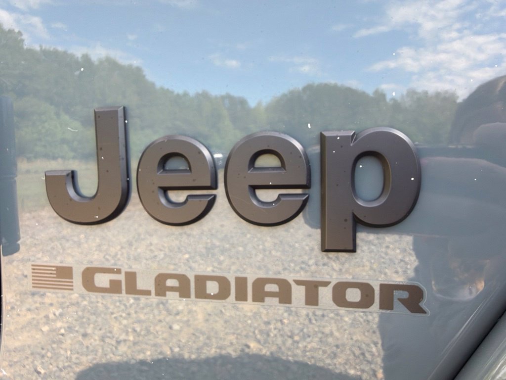 Used 2024 Jeep Gladiator Sport AWD/4WD image 36