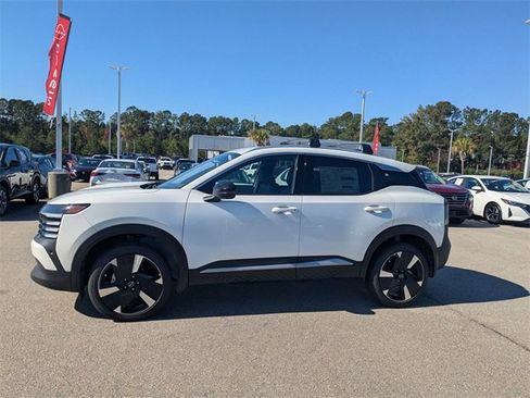 New 2026 Nissan Kicks SR image 6