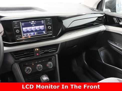 Used 2022 Volkswagen Taos S image 15