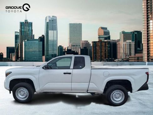Used 2025 Toyota Tacoma SR image 2