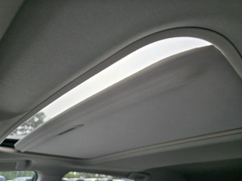 Used 2017 Toyota RAV4 Platinum FWD image 24