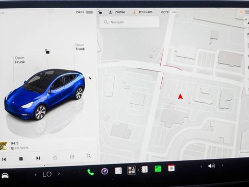 Used 2023 Tesla Model Y AWD image 23
