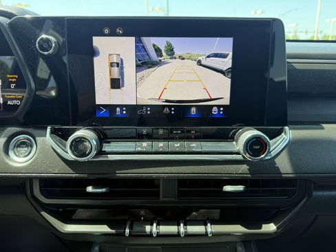 Used 2024 Chevrolet Colorado Trail Boss w/ Technology Package AWD/4WD image 18