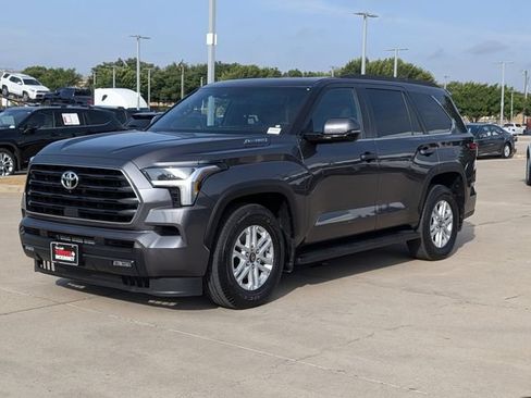 Used 2025 Toyota Sequoia SR5 AWD/4WD image 9