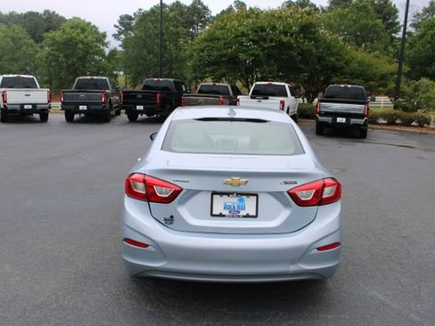 Used 2018 Chevrolet Cruze Premier FWD image 14