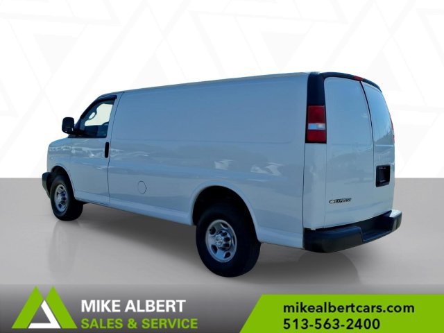 Used 2019 Chevrolet Express 2500 w/ Driver Convenience Package RWD image 5