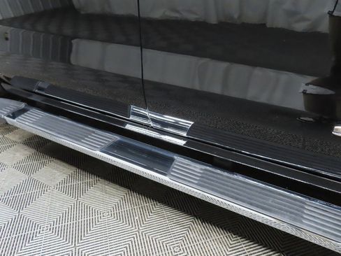 Used 2024 GMC Sierra 1500 SLT w/ SLT Convenience Package image 44