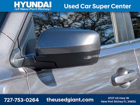 Used 2025 Honda Pilot EX-L image 11