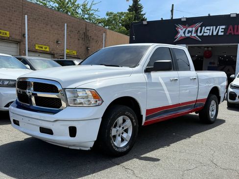 Used 2017 RAM 1500 Classic SLT AWD/4WD image 3