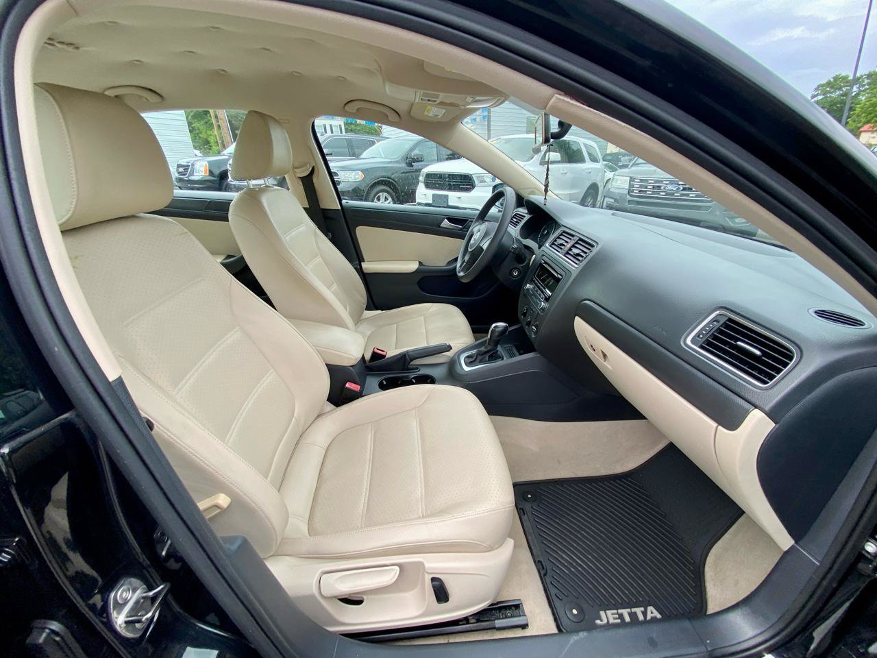 Used 2014 Volkswagen Jetta SE FWD image 8