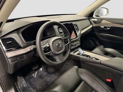 Used 2024 Volvo XC90 B6 Ultimate image 9