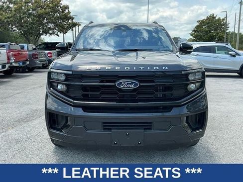 Used 2025 Ford Expedition Max Active AWD/4WD image 2