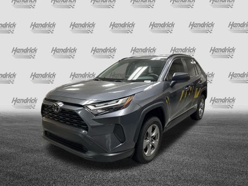 Used 2025 Toyota RAV4 LE AWD/4WD image 5