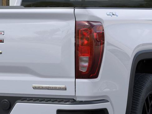 Used 2025 GMC Sierra 1500 Elevation AWD/4WD image 11