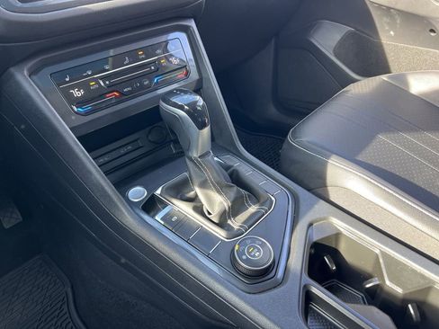 Used 2022 Volkswagen Tiguan SE image 19