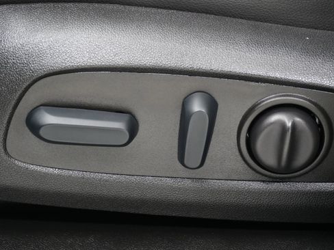 Used 2023 GMC Terrain SLT w/ Tech Package image 14