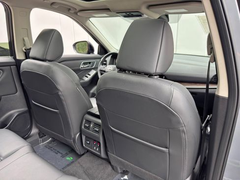 Used 2025 Nissan Rogue Platinum w/ Tech Package AWD/4WD image 34