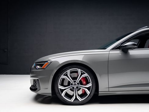 Used 2024 Audi S6 Premium Plus w/ Premium Plus Package image 19