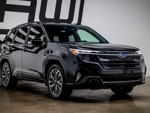 Used 2025 Subaru Forester Touring w/ Popular Package - Touring image 24