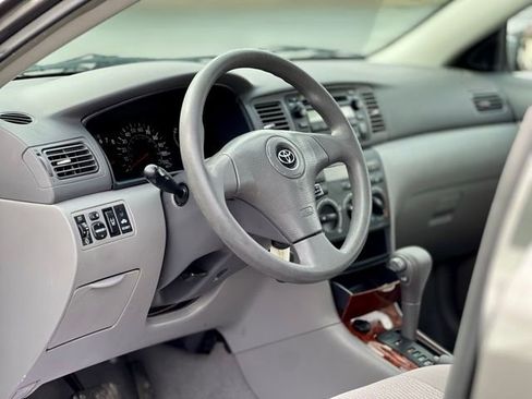 Used 2005 Toyota Corolla LE image 11