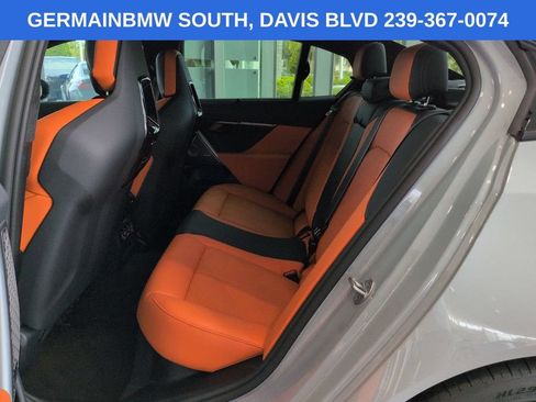 Used 2025 BMW M5 w/ Carbon Package AWD/4WD image 15