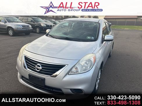 Used 2012 Nissan Versa SV image 1