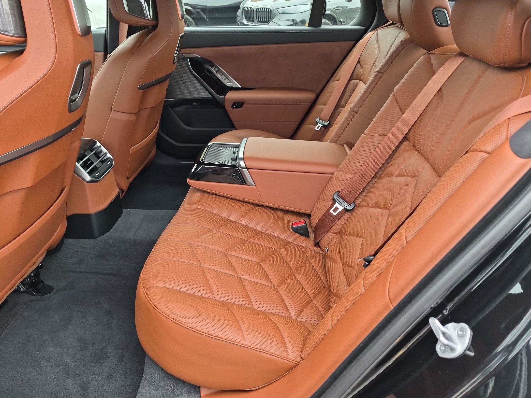 New 2027 BMW 740i w/ Executive Package RWD image 28