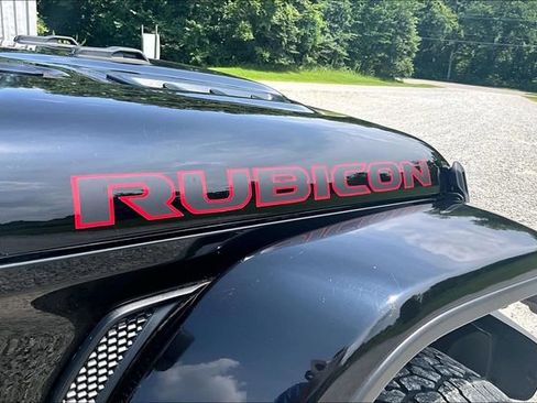 Used 2023 Jeep Gladiator Rubicon w/ LED Lighting Group AWD/4WD image 13