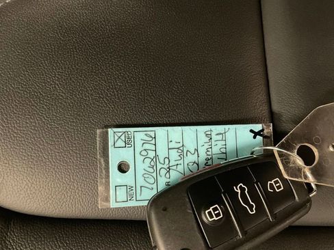 Used 2025 Audi Q3 2.0T Premium image 30