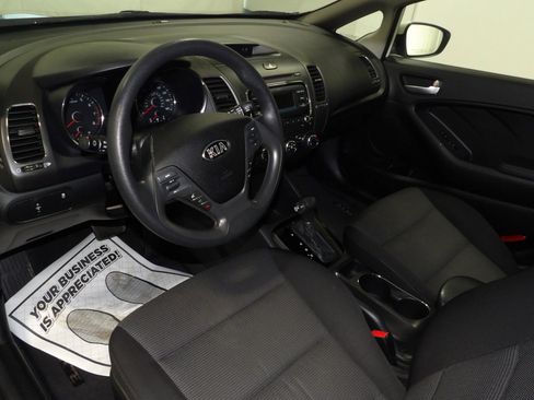 Used 2017 Kia Forte LX image 8