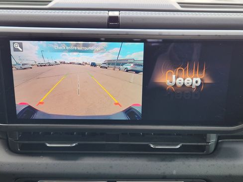 Used 2024 Jeep Gladiator Rubicon w/ Convenience Group image 20