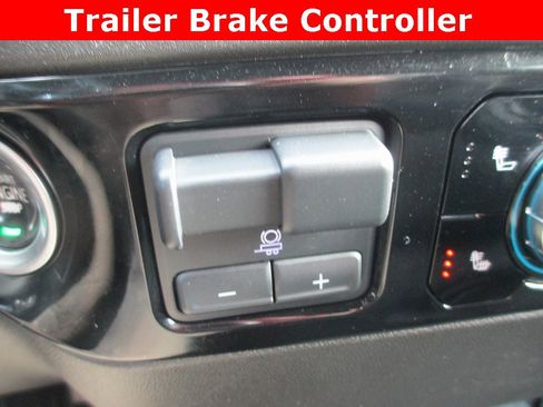 Used 2023 GMC Sierra 1500 SLE image 16