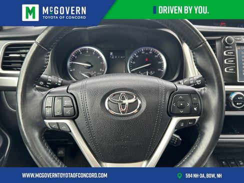 Used 2018 Toyota Highlander SE AWD/4WD image 19