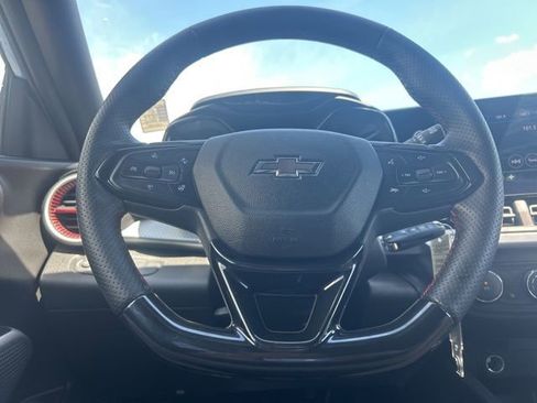 Used 2024 Chevrolet Trax RS w/ Driver Confidence Package FWD image 17