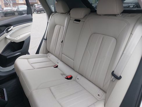 Used 2024 Audi Q8 e-tron Premium Plus w/ Premium Plus Package AWD/4WD image 14
