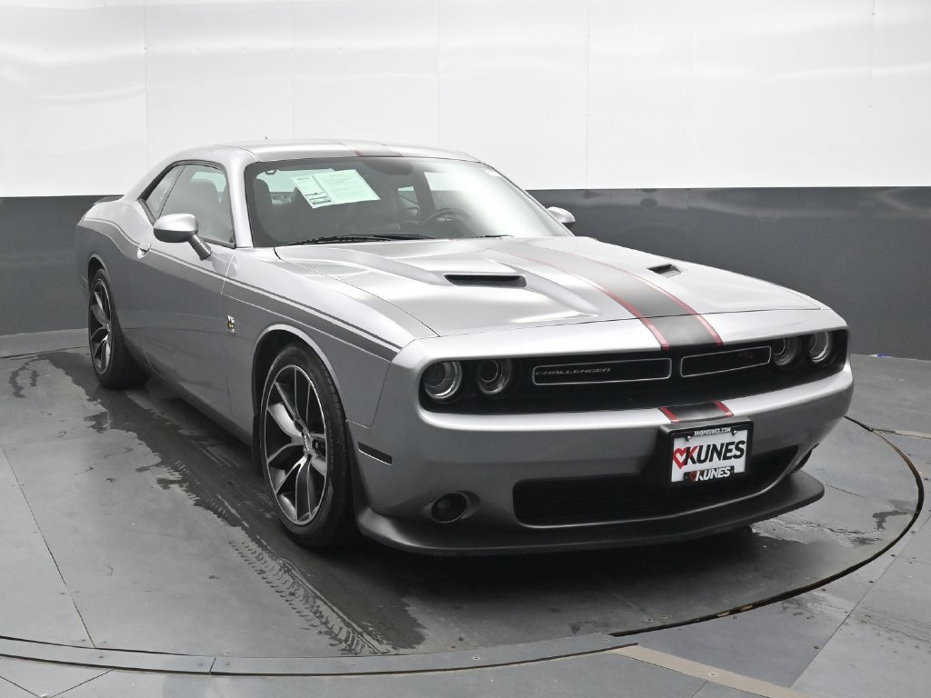 Used 2016 Dodge Challenger R/T Scat Pack RWD image 4