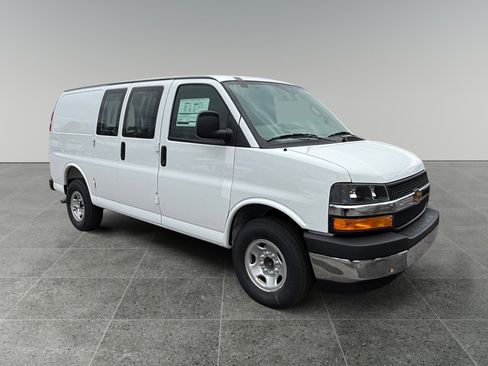 New 2026 Chevrolet Express 2500 image 7