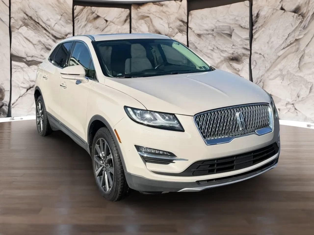 Used 2019 Lincoln MKC Reserve w/ MKC Climate Package AWD/4WD image 1