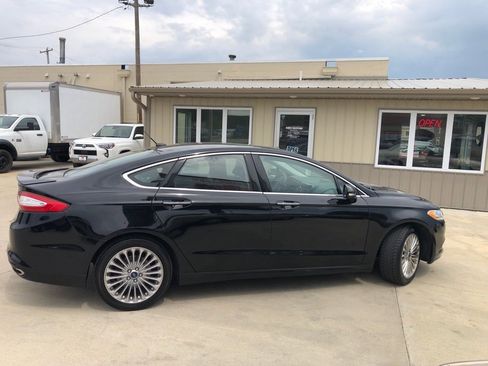 Used 2016 Ford Fusion Titanium image 2