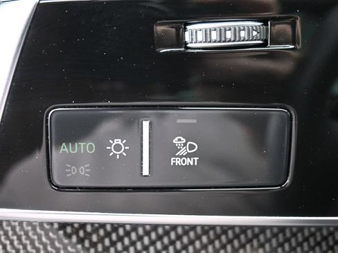 Used 2023 Audi SQ7 Prestige w/ Prestige Package AWD/4WD image 19
