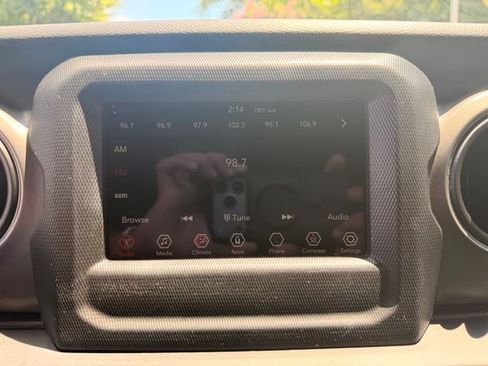 Used 2023 Jeep Wrangler Unlimited Sport AWD/4WD image 16