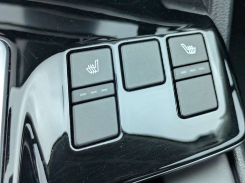 Used 2025 Kia Sportage EX FWD image 29