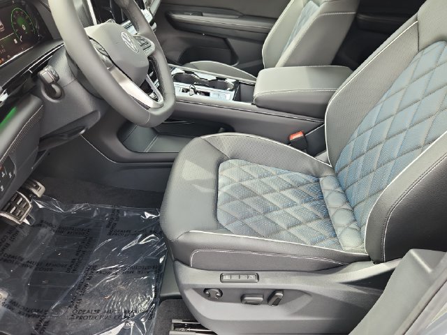 New 2026 Volkswagen Atlas Cross Sport SEL Premium R-Line AWD/4WD image 7