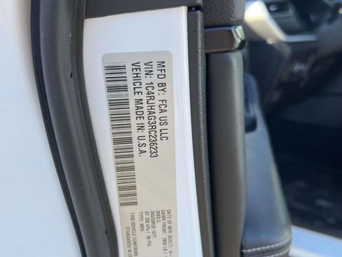 Used 2024 Jeep Grand Cherokee Altitude image 13