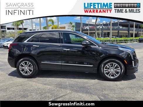 Used 2022 Cadillac XT5 Premium Luxury w/ Technology Package FWD image 8