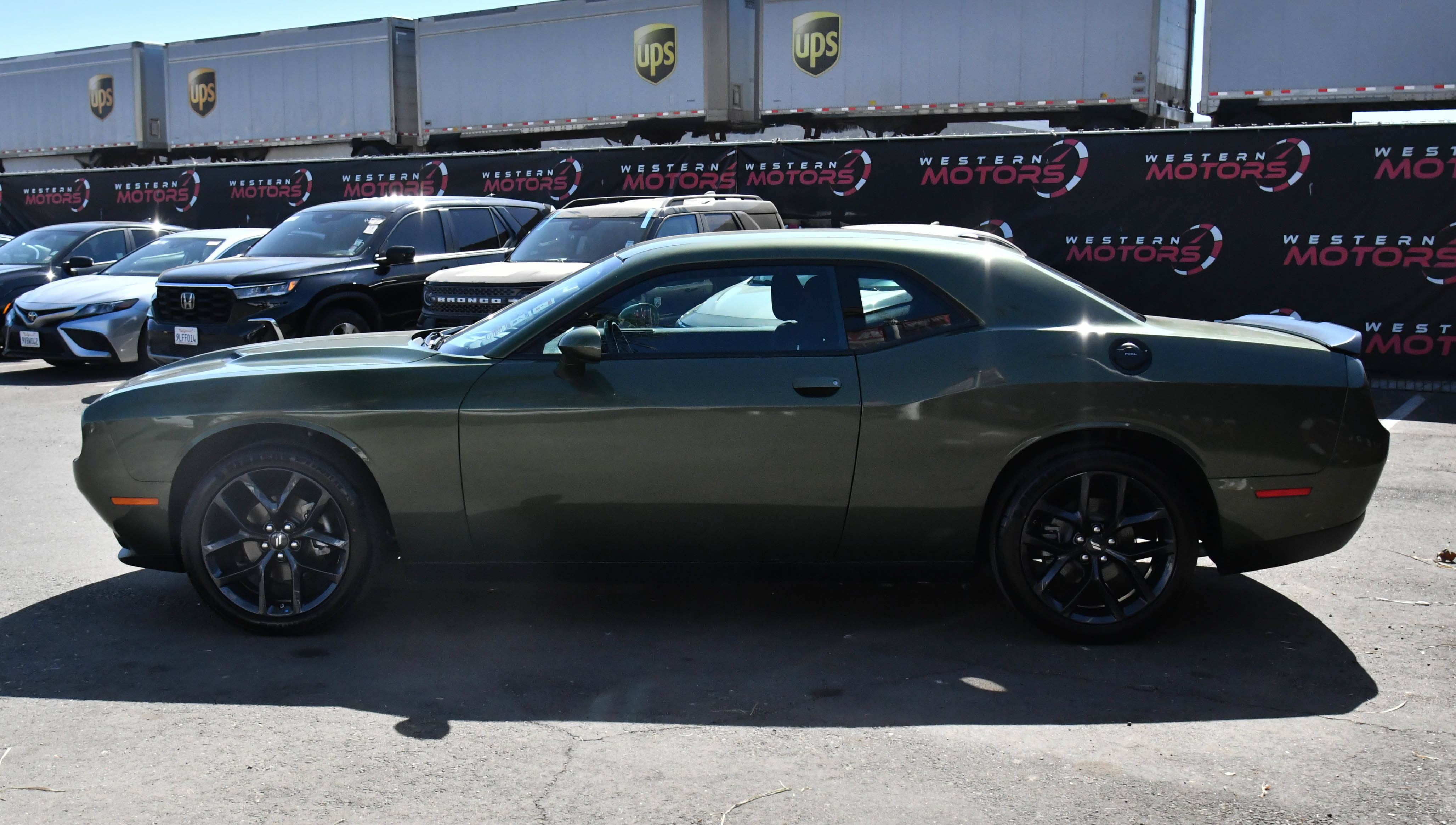 Used 2022 Dodge Challenger SXT w/ Blacktop Package RWD image 4