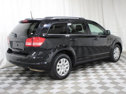 Used 2020 Dodge Journey SE w/ SE Popular Equipment Group FWD image 3