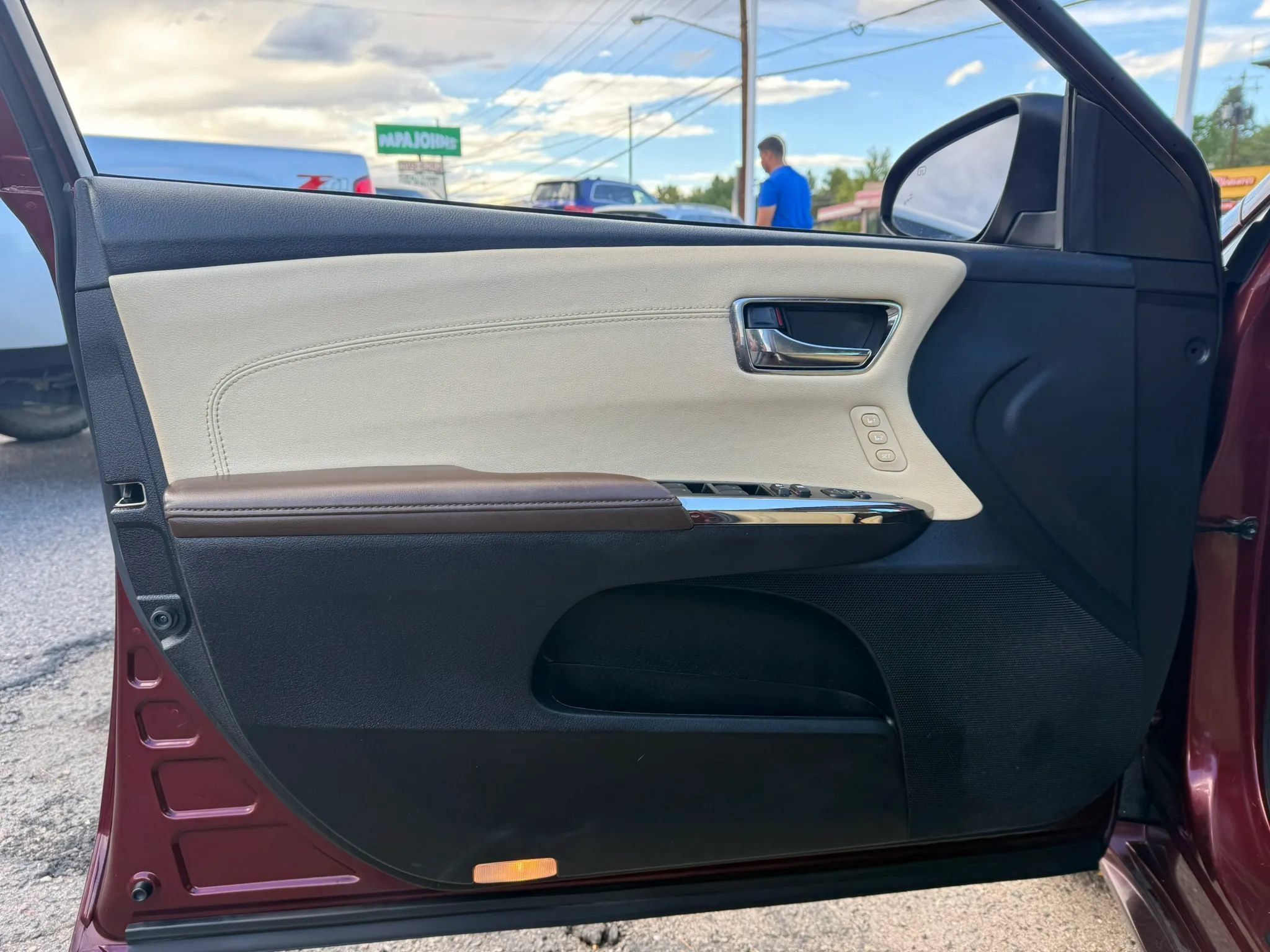 Used 2013 Toyota Avalon XLE Touring FWD image 12